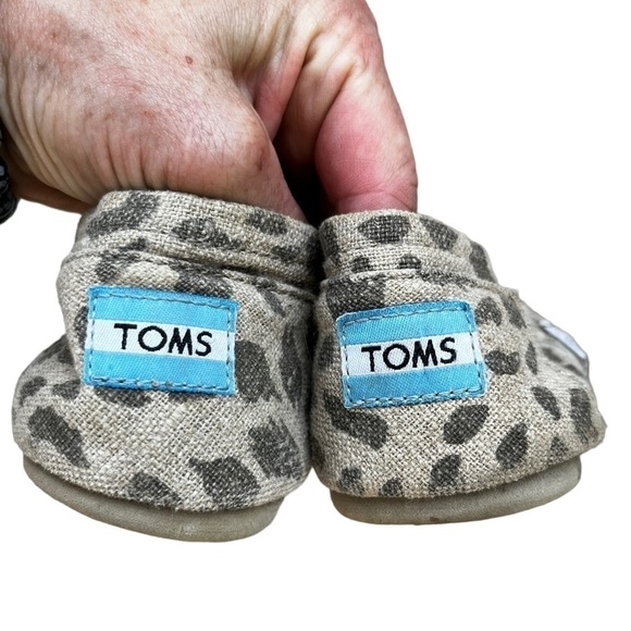 Tom’s Classic Canvas Flat Shoe-Size 8.5W - Picture 6 of 9